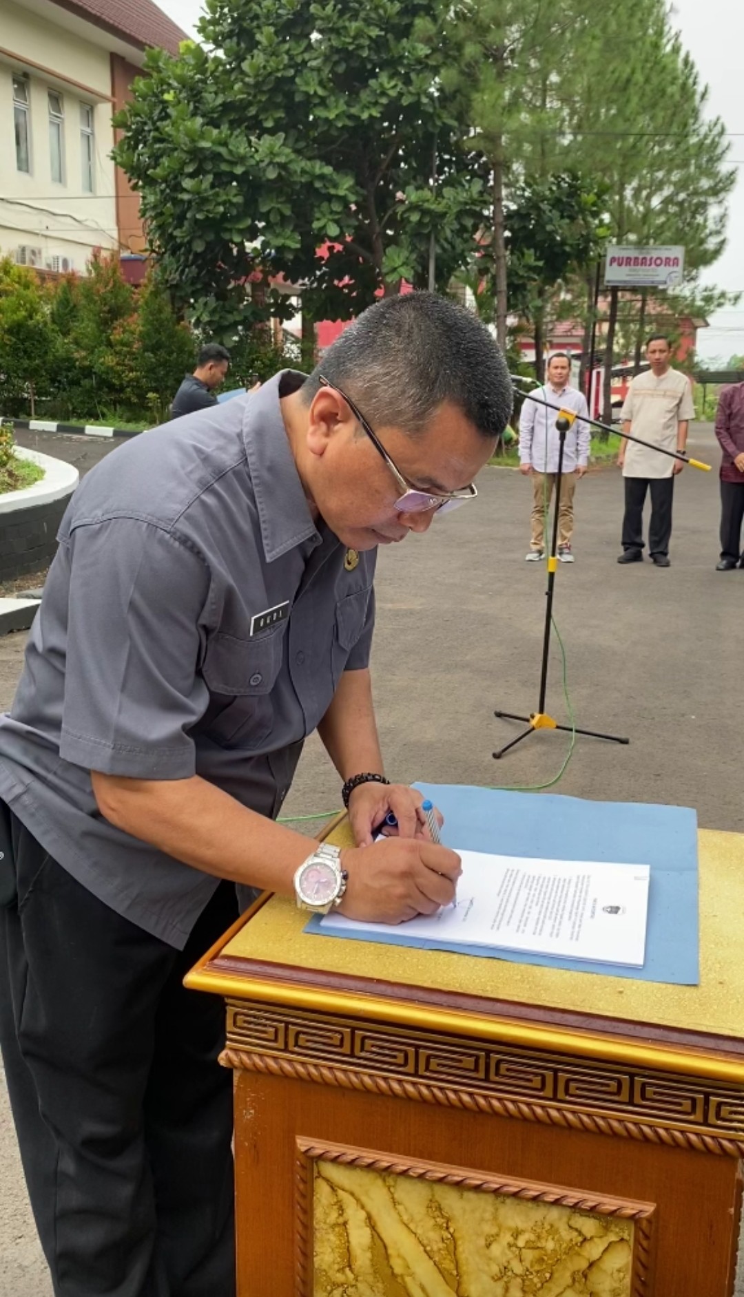 ASN Bappelitbangda Kabupaten Tasikmalaya Berikrar Bersama dan Penandatangan Fakta Integritas Netralitas dalam pelaksanaan Pemilu dan Pemilihan 2024